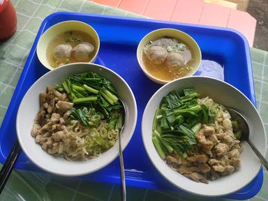 MIE AYAM JAMUR UMMU AFIF