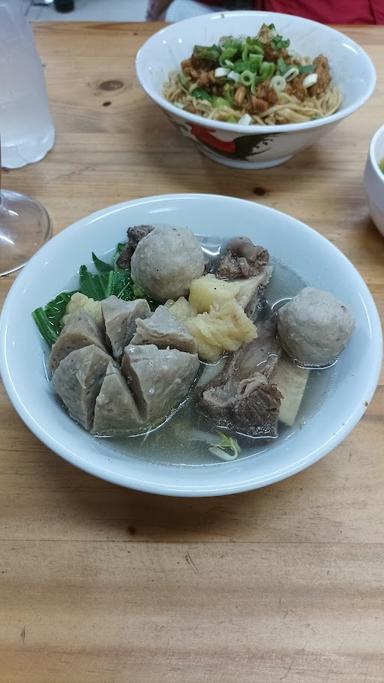 BAKSO RUSUK KHALID & ES KEMUNING