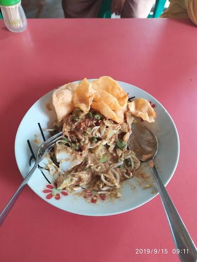 GADO-GADO PAK ROKHIM