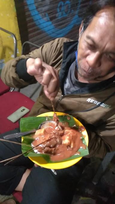 SATE PADANG PARIAMAN DISIKO