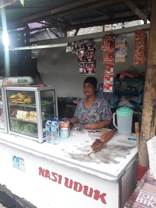 WARUNG NASI UDUK & PECEL AYAM IBU SRI