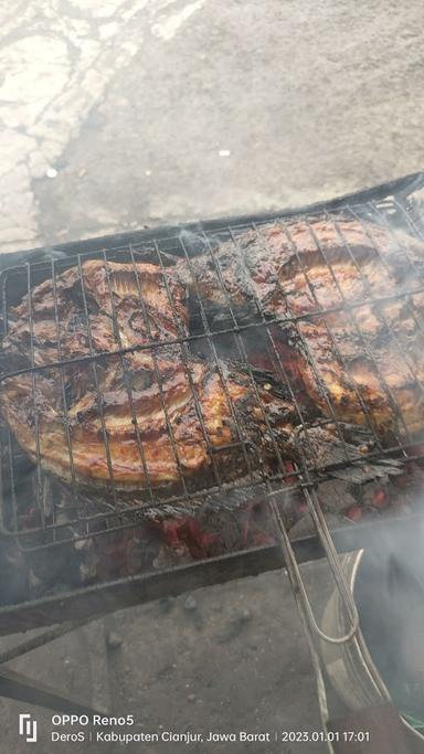 AYAM BAKAR SAMBAL CEURIK