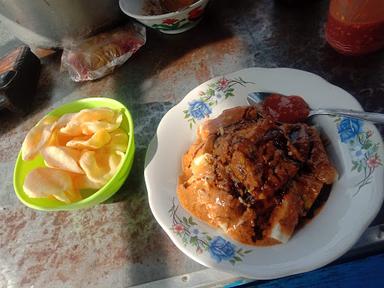 KUPAT TAHU LONTONG SAYUR MANG UHO