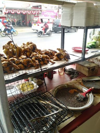 AYAM BAKAR & GORENG AA WAHYU