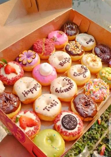 DONAT MADU CIHANJUANG CISAAT