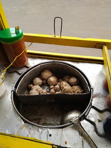 GEROBAK BAKSO BANG UJETEA