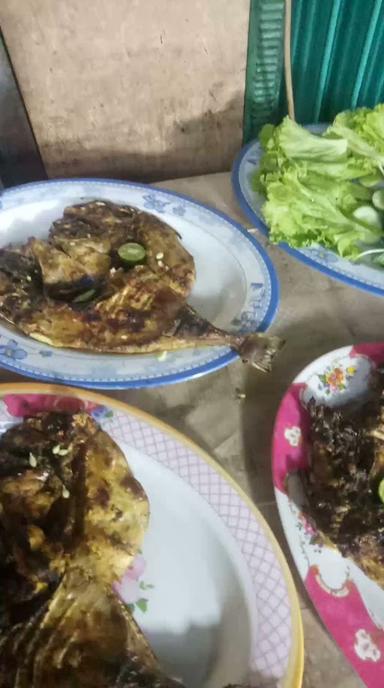 IKAN DAN AYAM BAKAR PANTURA MANG KOKO (PARATAG)