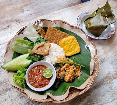 NASI TEMPONG MENEER