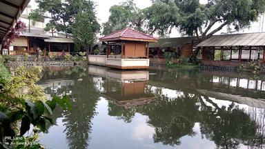 RUMAH MAKAN SINAR ALAM 1