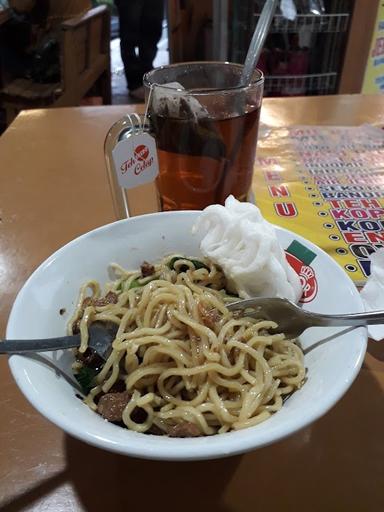 WARUNG BAKSO PAK DARYA