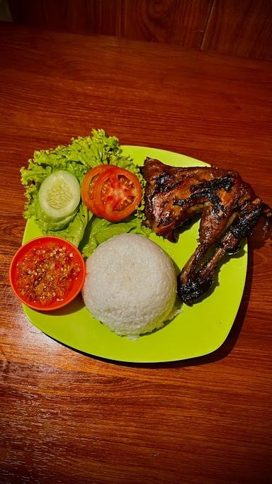 WARUNG BEBEK DAN AYAM PAK LONDO