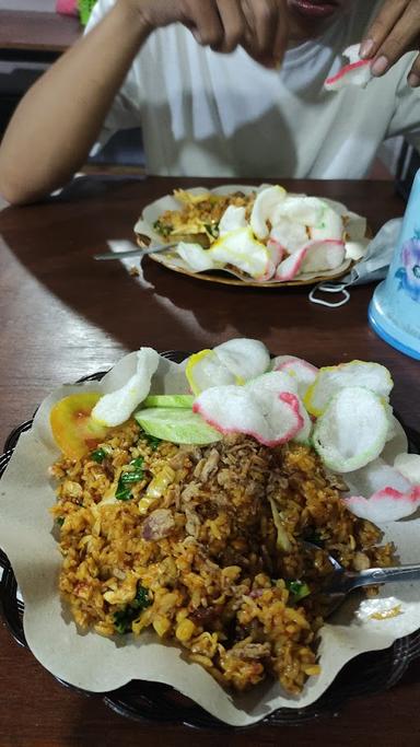 WARUNG NASI SADUDULUR