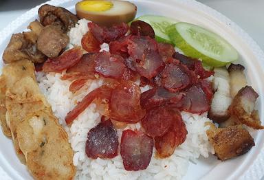 NASI CAMPUR PONTIANAK PORK AND FORK