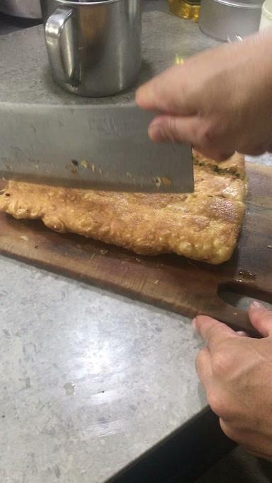 MARTABAK TERANG BULAN SELERA RASA