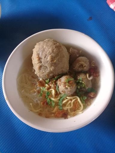 WARUNG BAKSO PAKDE PINGGIR KALI