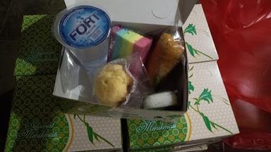 ANEKA KUE TEH LIA