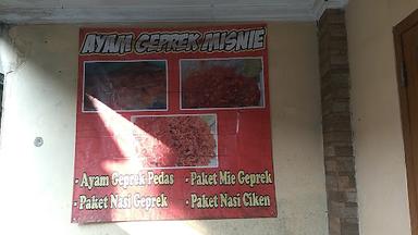 AYAM GEPREK MISNIE