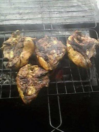 AYAM GORENG DAN BAKAR UMMI