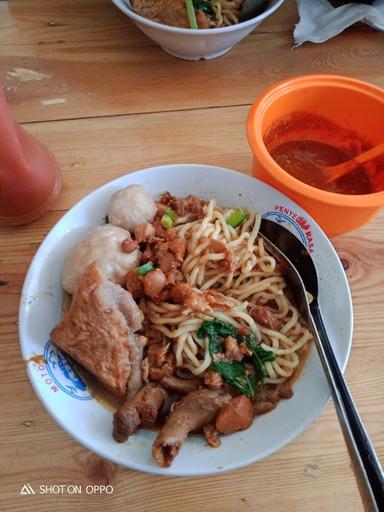 MIE AYAM BAKSO MEMANINGAN TEH UUN