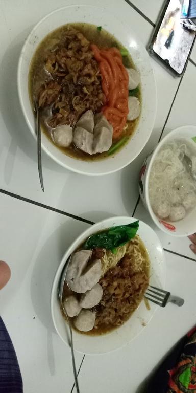 MIE AYAM & BAKSO SLAMET