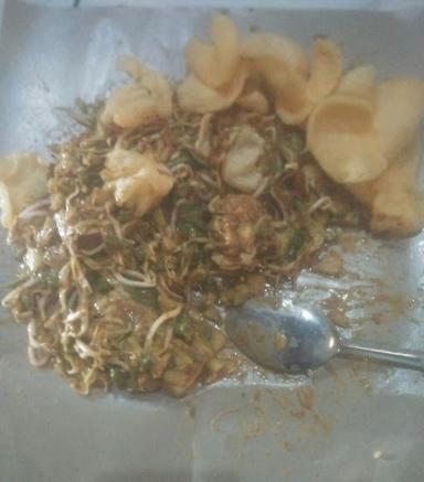 WARUNG NASI UDUK TEH ENTIN