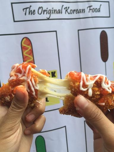 MOZARELLA KING CORNDOG ( KOREAN FOOD )