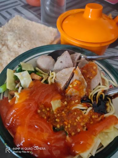 BAKSO & MIE AYAM JAWIR