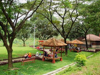 KEBUN WISATA PASIRMUKTI