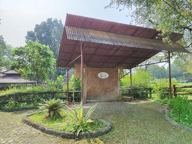 KEBUN WISATA PASIRMUKTI