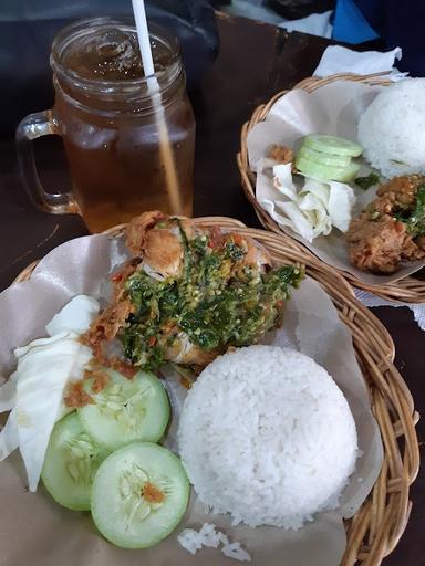 LAPARYA AYAM GEPREK