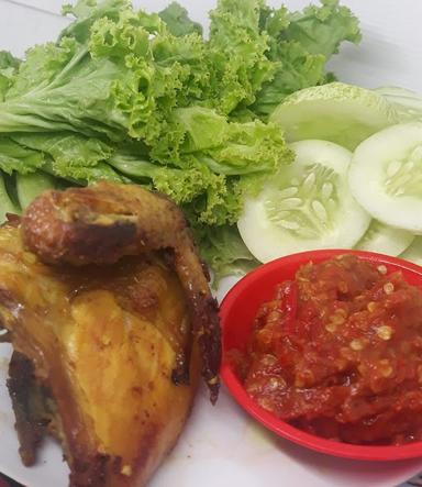 RAJA BUBUR AYAM BAKAR DAN AYAM GORENG SUROBOYO