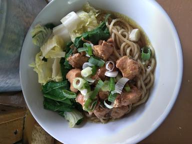 MIE AYAM & BASO DINAR