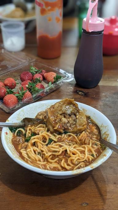 MIE AYAM BASO MAS ARIL SOLO