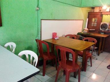 RUMAH MAKAN GANTINO