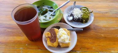 KUE BALOK DAN CINCAU HIJAU JAYAGIRI