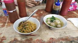 Photo's Mie Bakso Pangsit & Mie Yamin Pangsit Cihampelas (Recommended)