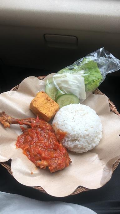 AYAM GORENG PENYET NENG DEVI (IBU YANTI)