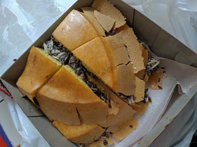 MARTABAK LIANA