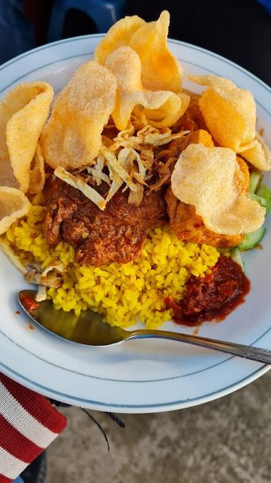 NASI KUNING SUMUR BANDUNG