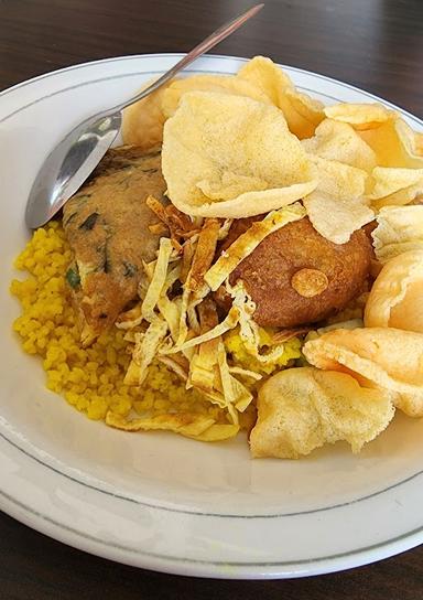 NASI KUNING SUMUR BANDUNG