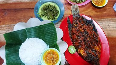 TENDA IKAN BAKAR KHAS MINANG AZO