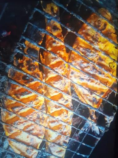 WAROENG IKAN BAKAR LAUT NYANDU SEAFOOD