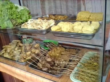 WARUNG LALAPAN DAN SOTO BANDUNG LIKAU