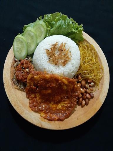 WARUNG MAKAN NASI KUNING KUAH RHM