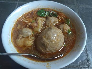 BAKSO & MIE AYAM AMARIS