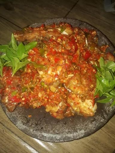 AYAM GORENG ADIFA 76