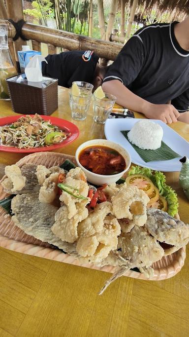 RUMAH MAKAN SAUNG AWI 88