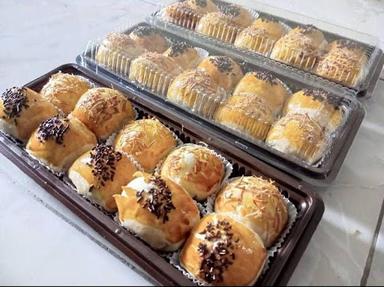 MENTARI KUE TRADISIONAL