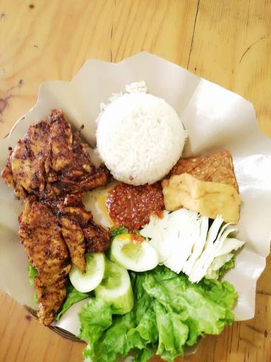 AYAM BAKAR  ABAH KUMIS 