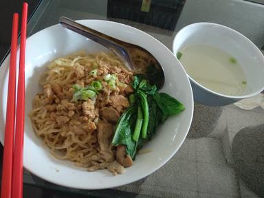 BAKMI AYAM JAMUR MANTAP